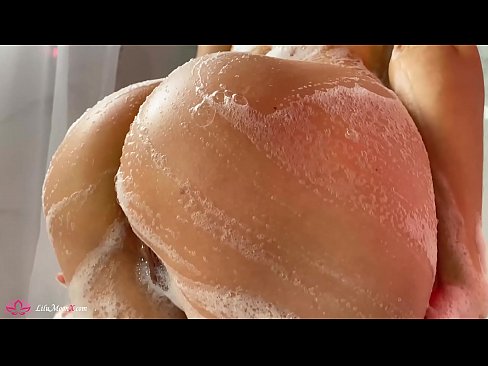 ❤️ Morena masturba o coño cun vibrador ata un orgasmo intenso na ducha ❤️ Vídeo anal na pornografía gl.full-porner.ru